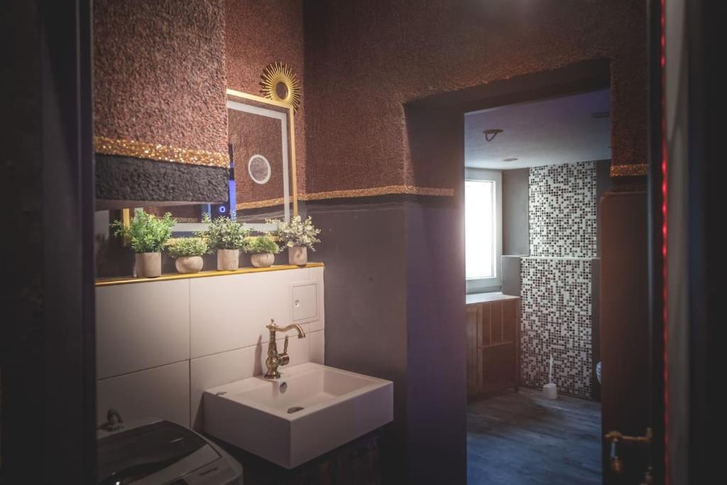 Einzigartige Ferienwohnung Bunt Wie Berlin Exterior foto